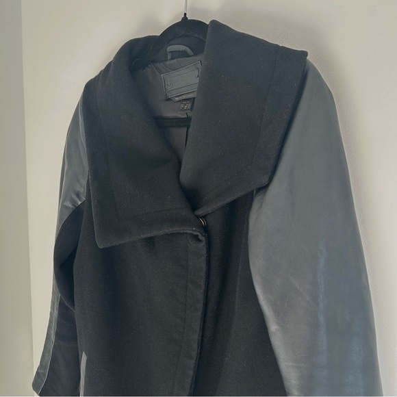 Danier Wool Jacket With Leather Sleeves Size XS - Picture 4 of 12